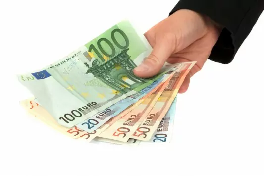 ΤΑΜΕΙΟ ΤΗΝ ΠΕΜΠΤΗ ΜΕ ΤΗ ΒΑΣΙΚΗ ΠΡΟΤΑΣΗ!